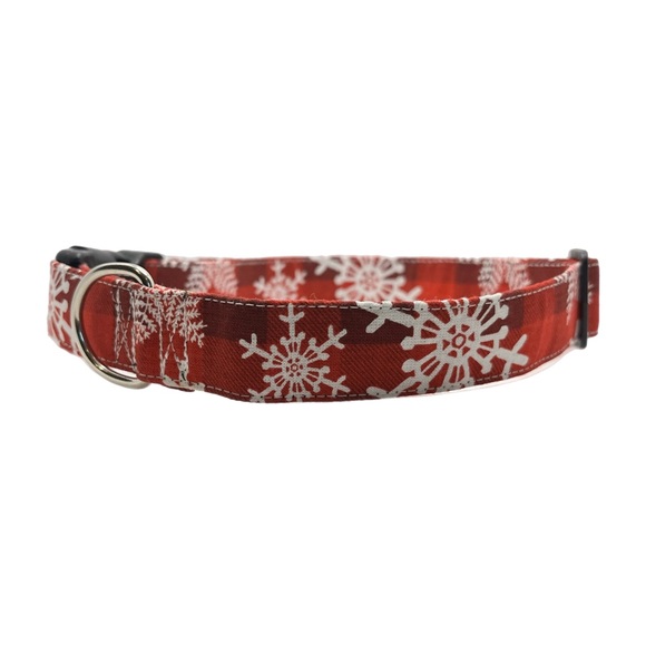 1” Christmas Dog Collar - Red/Snowflakes - Picture 1 of 3